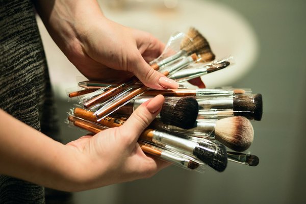 Mannequin femme pour showrooms : choisissez la perfection visuelle